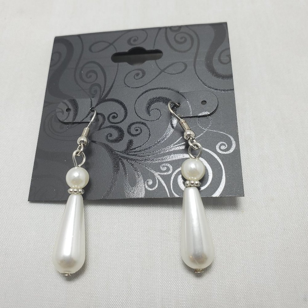 Simple Pearl dangle earring (fish hook) silver